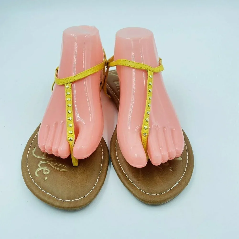 American Eagle Yellow Faux Leather Studded Ankle Strap Thong Sandals Size 9